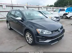 3VWH17AU7HM535813 2017 VOLKSWAGEN GOLF