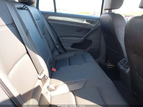 3VWH17AU7HM539621 2017 VOLKSWAGEN GOLF - Image 8