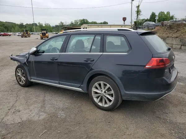 3VWH17AU7HM543359 2017 VOLKSWAGEN GOLF - Image 2