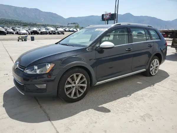 3VWH17AU7HM544009 2017 VOLKSWAGEN GOLF - Image 1