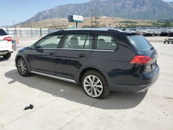 3VWH17AU7HM544009 2017 VOLKSWAGEN GOLF - Image 2