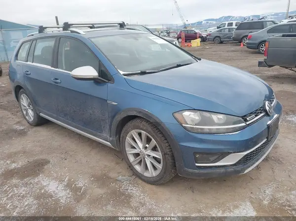 3VWH17AU7JM750906 2018 VOLKSWAGEN GOLF
