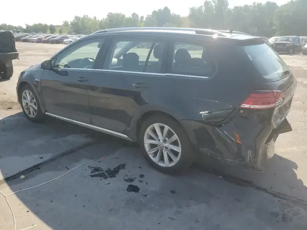 3VWH17AU7JM766636 2018 VOLKSWAGEN GOLF - Image 2