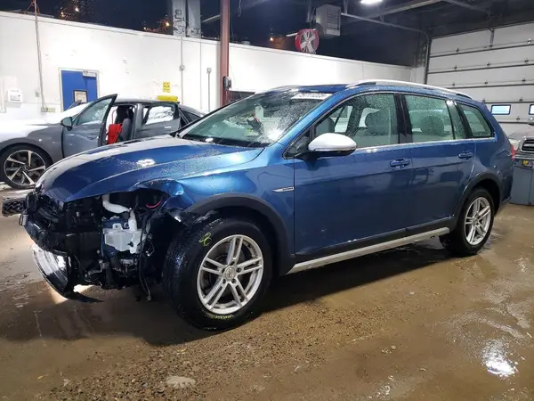 3VWH17AU7KM506268 2019 VOLKSWAGEN GOLF - Image 1
