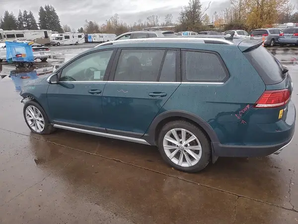 3VWH17AU7KM511650 2019 VOLKSWAGEN GOLF - Image 2