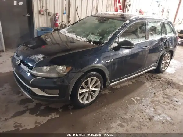 3VWH17AU7KM513463 2019 VOLKSWAGEN GOLF - Image 2