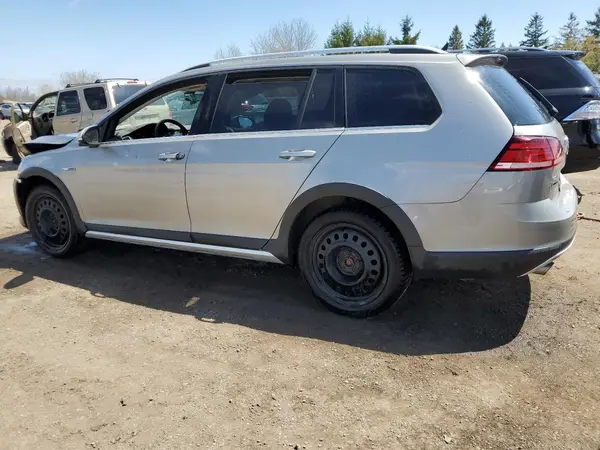 3VWH17AU7KM515147 2019 VOLKSWAGEN GOLF - Image 2