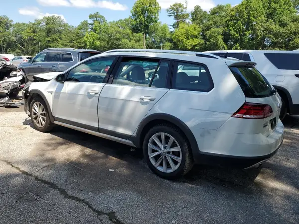 3VWH17AU7KM520719 2019 VOLKSWAGEN GOLF - Image 2