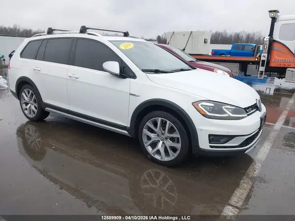 3VWH17AU7KM524060 2019 VOLKSWAGEN GOLF - Image 1