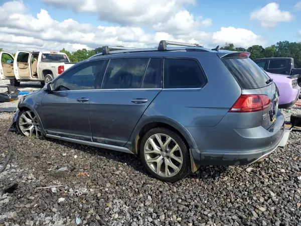 3VWH17AU8HM510211 2017 VOLKSWAGEN GOLF - Image 2
