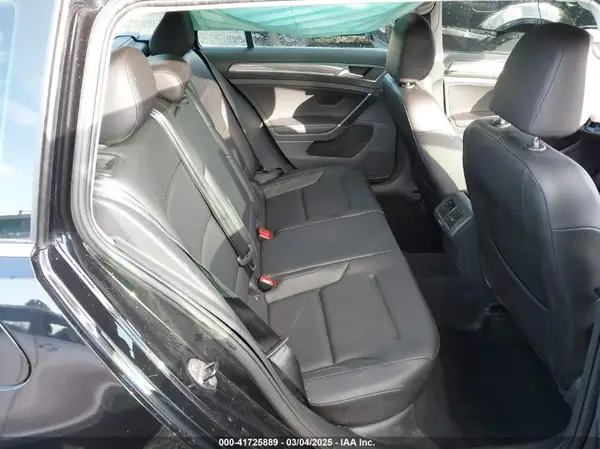 3VWH17AU8HM512105 2017 VOLKSWAGEN GOLF - Image 8