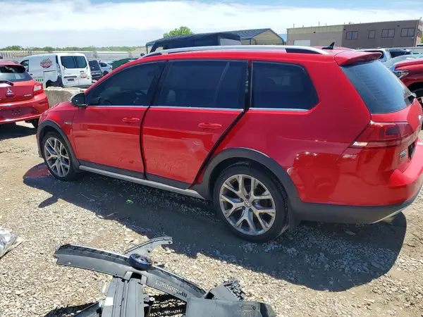 3VWH17AU8HM513870 2017 VOLKSWAGEN GOLF - Image 2