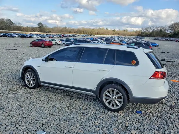 3VWH17AU8HM518972 2017 VOLKSWAGEN GOLF - Image 2