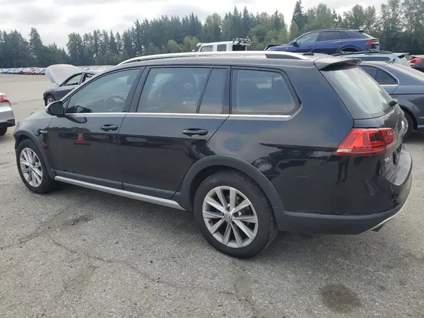 3VWH17AU8HM521564 2017 VOLKSWAGEN GOLF - Image 2