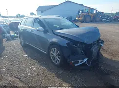 3VWH17AU8HM521726 2017 VOLKSWAGEN GOLF