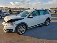 3VWH17AU8HM524268 2017 VOLKSWAGEN GOLF