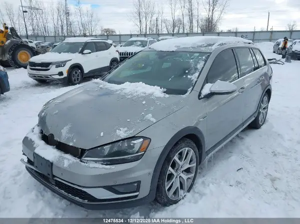 3VWH17AU8HM524786 2017 VOLKSWAGEN GOLF - Image 2