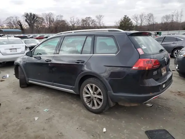 3VWH17AU8HM524920 2017 VOLKSWAGEN GOLF - Image 2