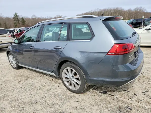 3VWH17AU8HM526439 2017 VOLKSWAGEN GOLF - Image 2