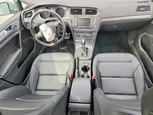 3VWH17AU8HM526439 2017 VOLKSWAGEN GOLF - Image 8