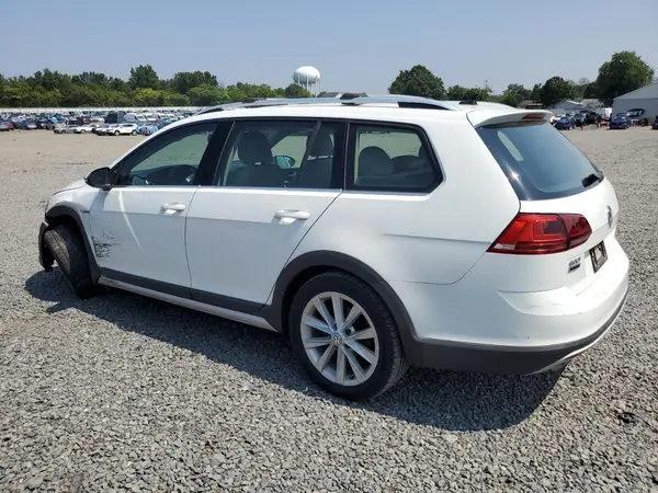 3VWH17AU8HM530894 2017 VOLKSWAGEN GOLF - Image 2