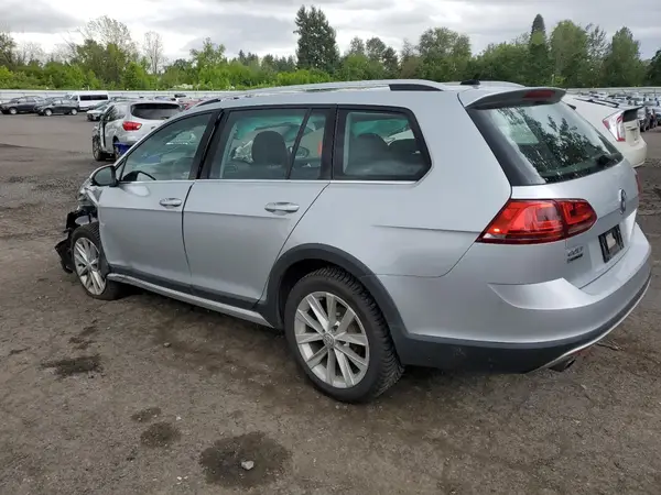 3VWH17AU8HM531379 2017 VOLKSWAGEN GOLF - Image 2