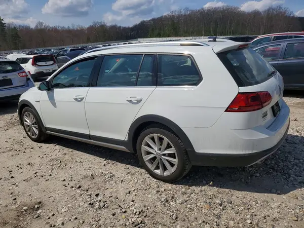 3VWH17AU8HM533438 2017 VOLKSWAGEN GOLF - Image 2