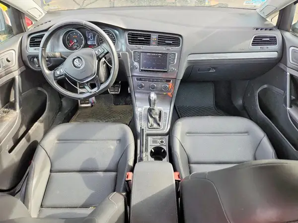 3VWH17AU8HM538235 2017 VOLKSWAGEN GOLF - Image 8