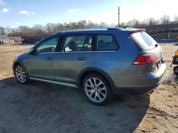 3VWH17AU8HM544276 2017 VOLKSWAGEN GOLF - Image 2