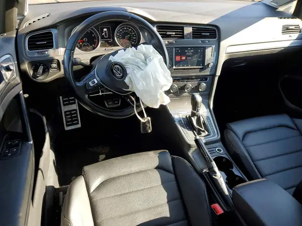 3VWH17AU8HM544276 2017 VOLKSWAGEN GOLF - Image 8
