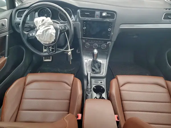 3VWH17AU8JM750090 2018 VOLKSWAGEN GOLF - Image 8