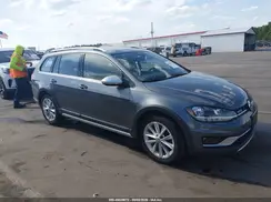 3VWH17AU8JM750428 2018 VOLKSWAGEN GOLF