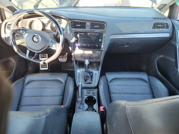 3VWH17AU8JM750722 2018 VOLKSWAGEN GOLF - Image 8