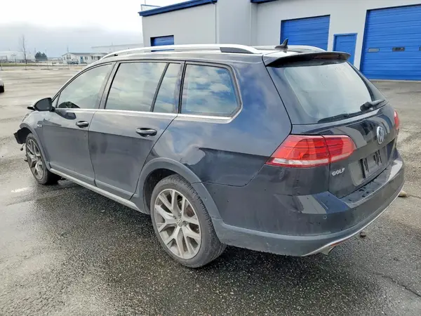 3VWH17AU8JM755001 2018 VOLKSWAGEN GOLF - Image 2