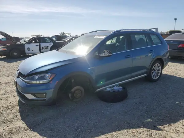 3VWH17AU8JM757332 2018 VOLKSWAGEN GOLF - Image 1