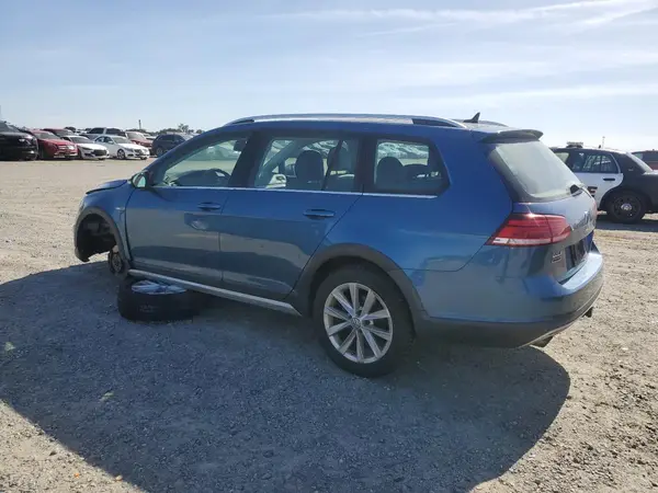 3VWH17AU8JM757332 2018 VOLKSWAGEN GOLF - Image 2