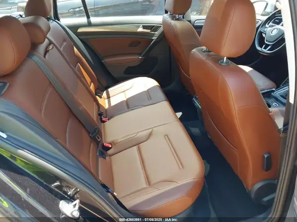 3VWH17AU8JM759274 2018 VOLKSWAGEN GOLF - Image 8