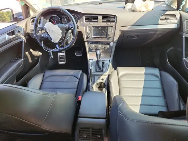 3VWH17AU9HM503381 2017 VOLKSWAGEN GOLF - Image 8