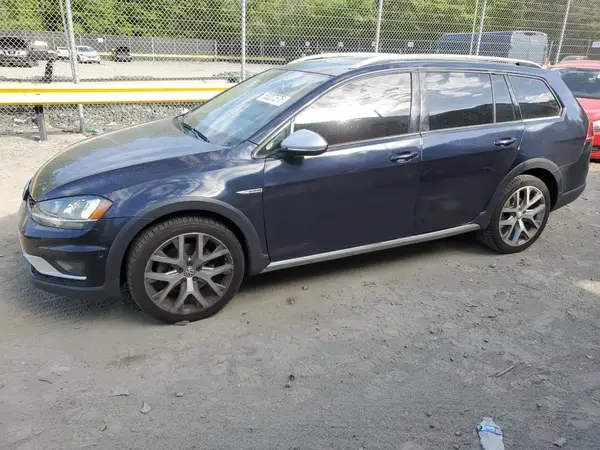 3VWH17AU9HM506636 2017 VOLKSWAGEN GOLF - Image 1