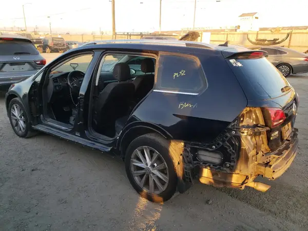 3VWH17AU9HM506930 2017 VOLKSWAGEN GOLF - Image 2