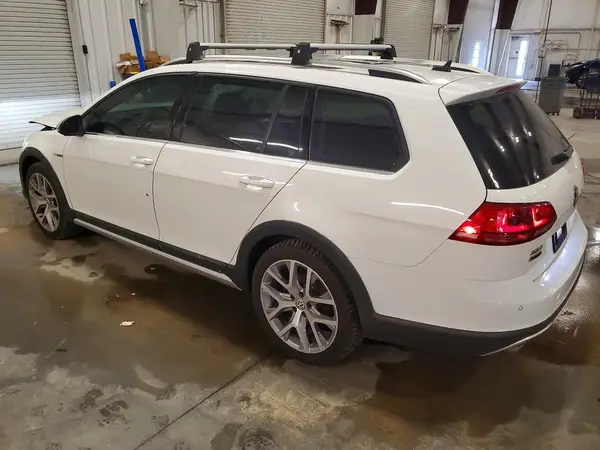 3VWH17AU9HM507222 2017 VOLKSWAGEN GOLF - Image 2