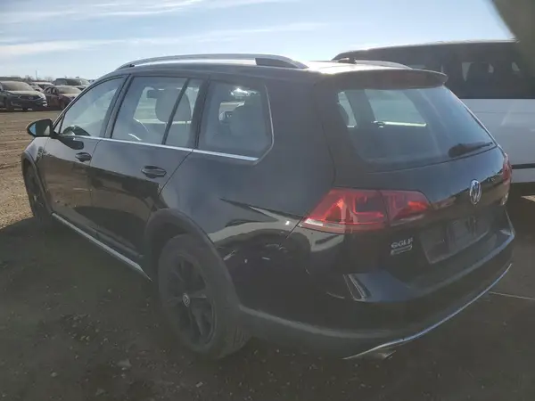 3VWH17AU9HM508497 2017 VOLKSWAGEN GOLF - Image 2