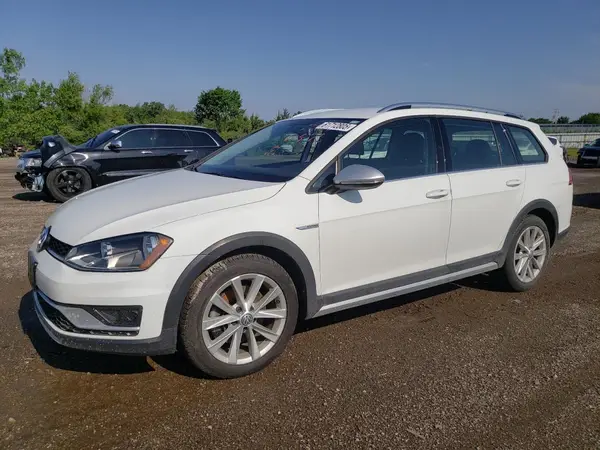 3VWH17AU9HM510086 2017 VOLKSWAGEN GOLF - Image 1