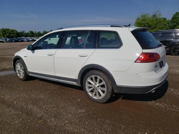 3VWH17AU9HM510086 2017 VOLKSWAGEN GOLF - Image 2