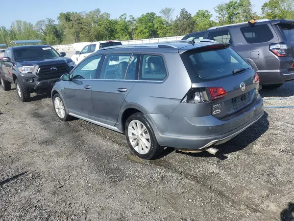 3VWH17AU9HM510718 2017 VOLKSWAGEN GOLF - Image 2