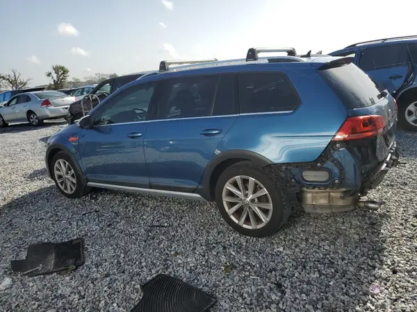 3VWH17AU9HM510900 2017 VOLKSWAGEN GOLF - Image 2