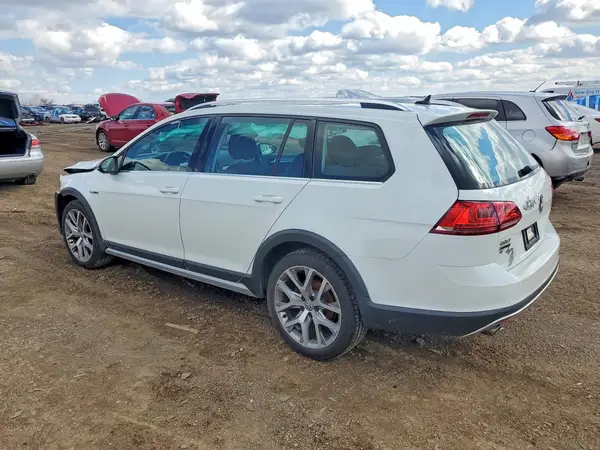 3VWH17AU9HM514493 2017 VOLKSWAGEN GOLF - Image 2