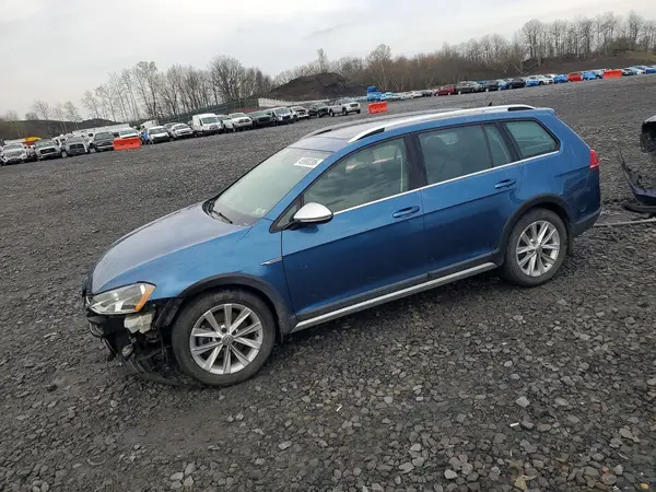 3VWH17AU9HM516342 2017 VOLKSWAGEN GOLF - Image 1