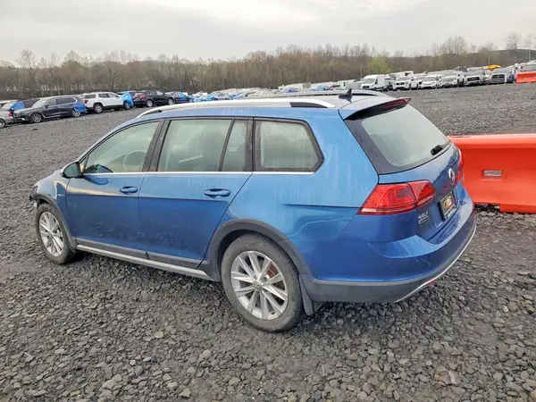 3VWH17AU9HM516342 2017 VOLKSWAGEN GOLF - Image 2