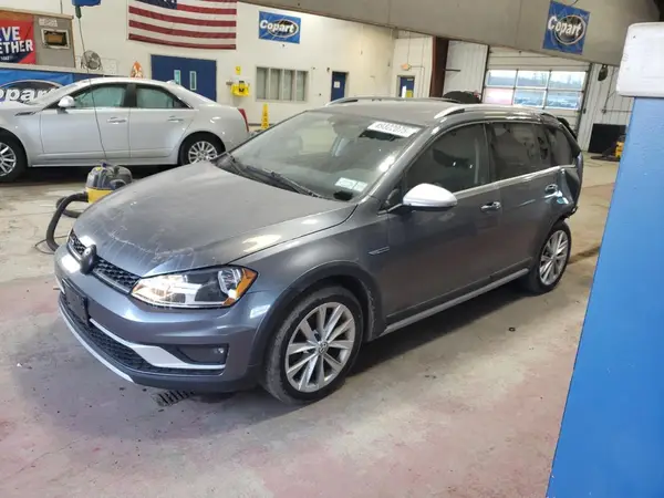 3VWH17AU9HM518429 2017 VOLKSWAGEN GOLF - Image 1